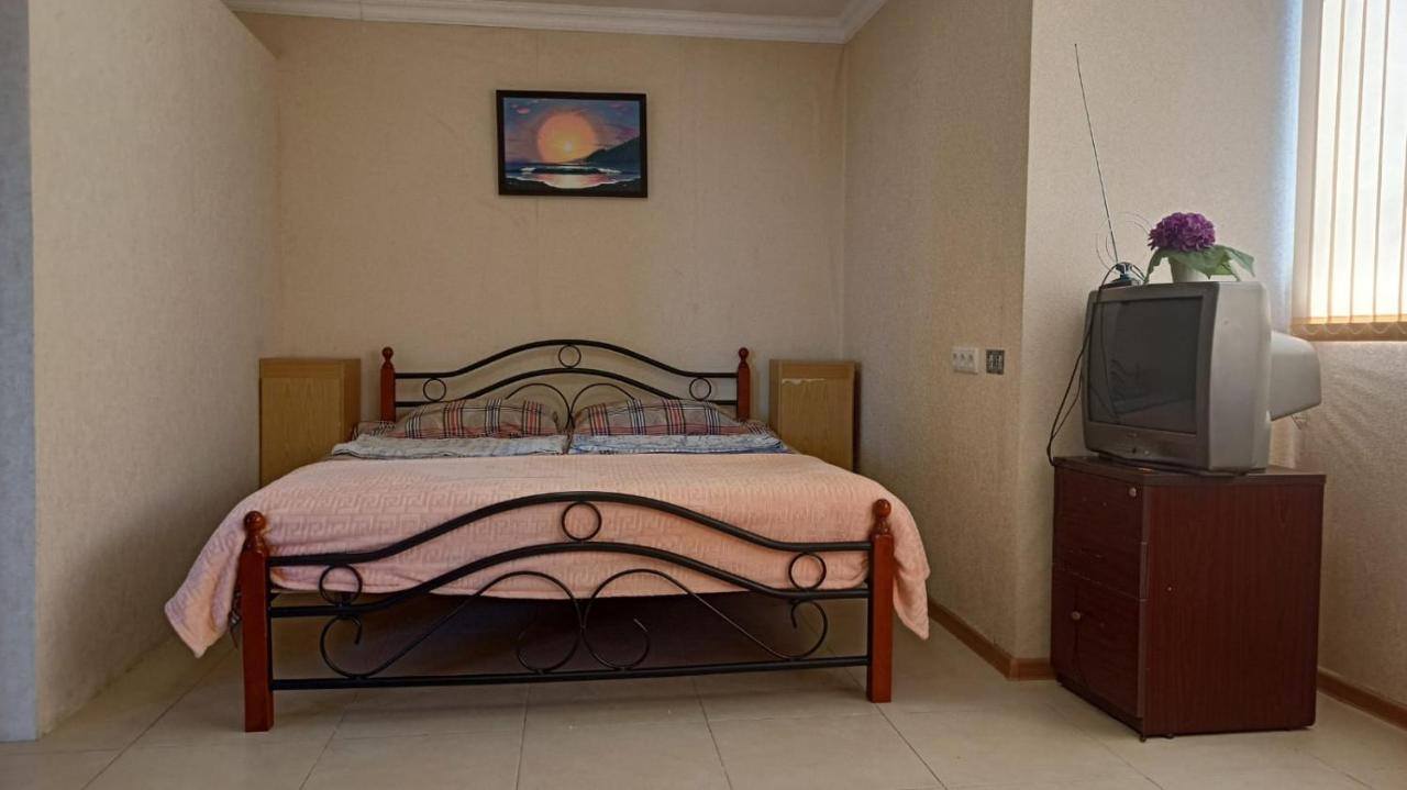 Hotel By The Sea Rozetta Sukhumi Bagian luar foto