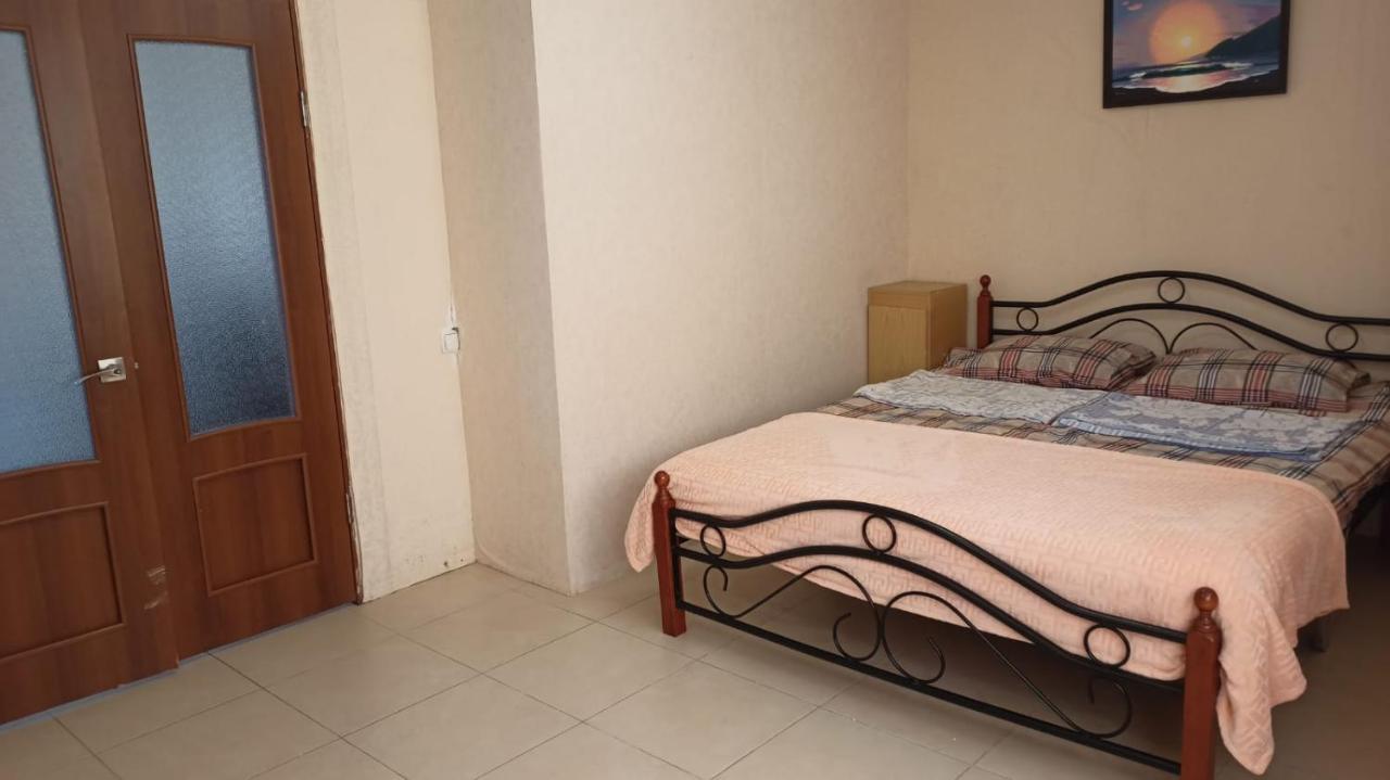 Hotel By The Sea Rozetta Sukhumi Bagian luar foto